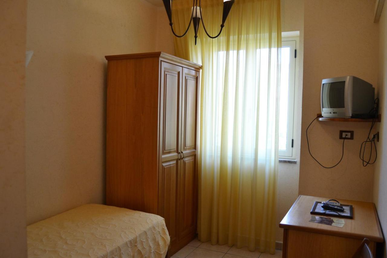 Hotel Ristorante L'Avvenire Джиццерия Номер фото