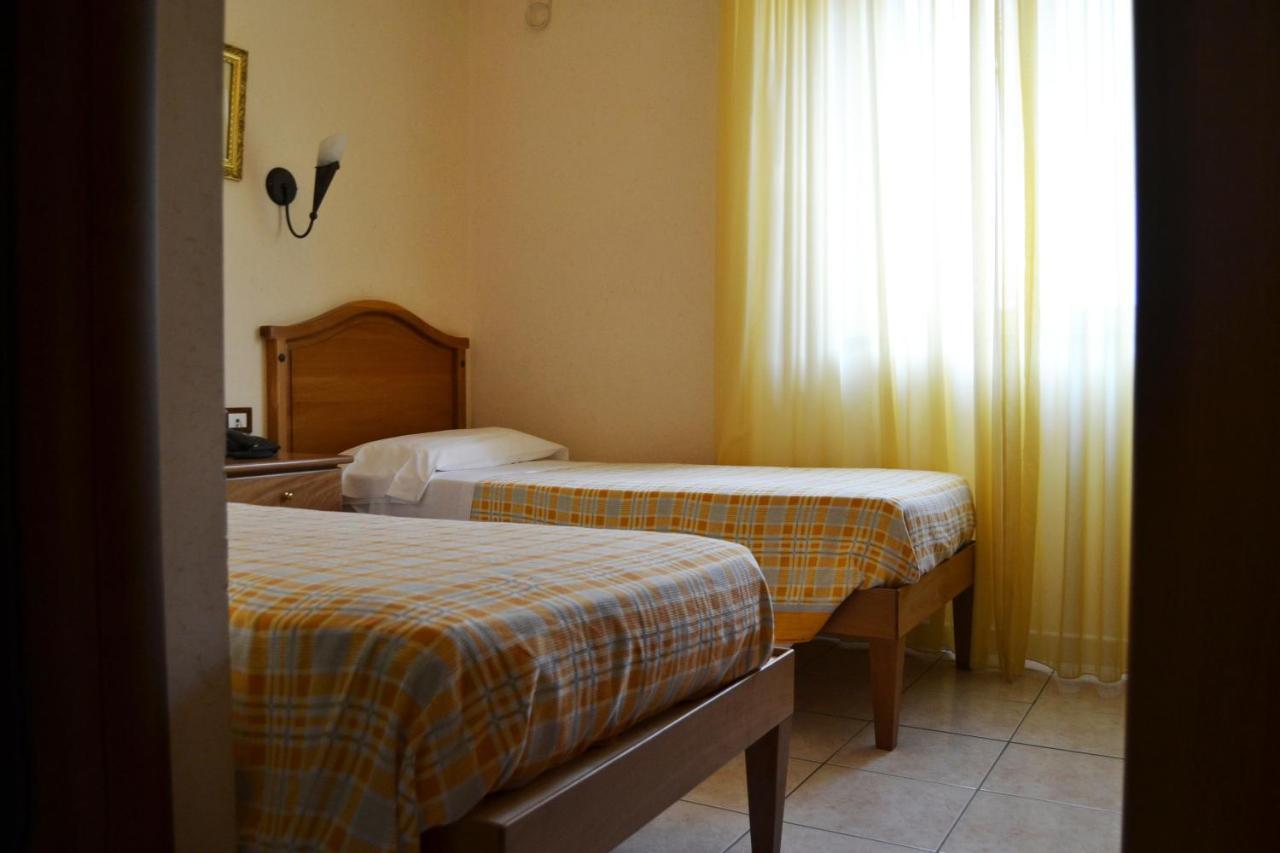 Hotel Ristorante L'Avvenire Джиццерия Номер фото