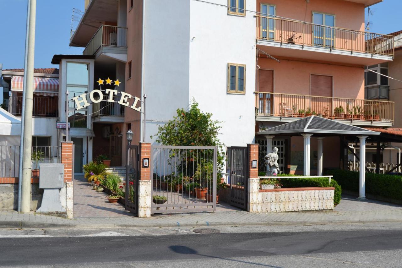 Hotel Ristorante L'Avvenire Джиццерия Экстерьер фото