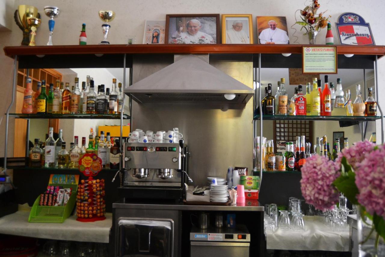 Hotel Ristorante L'Avvenire Джиццерия Экстерьер фото