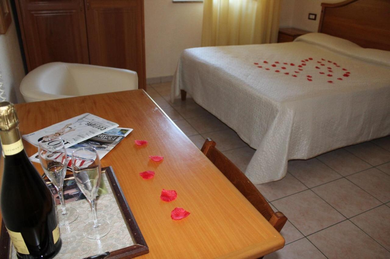 Hotel Ristorante L'Avvenire Джиццерия Экстерьер фото