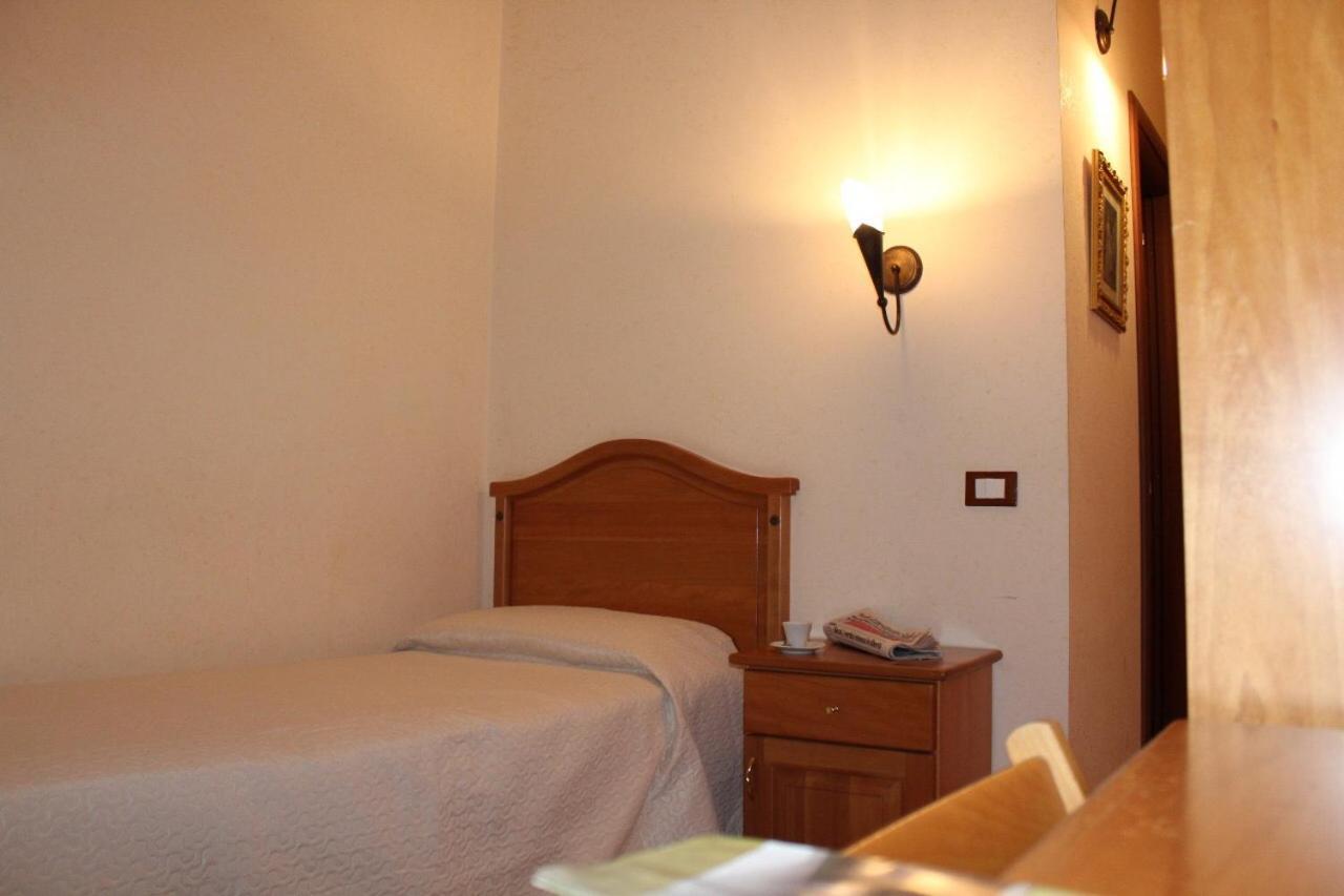 Hotel Ristorante L'Avvenire Джиццерия Экстерьер фото